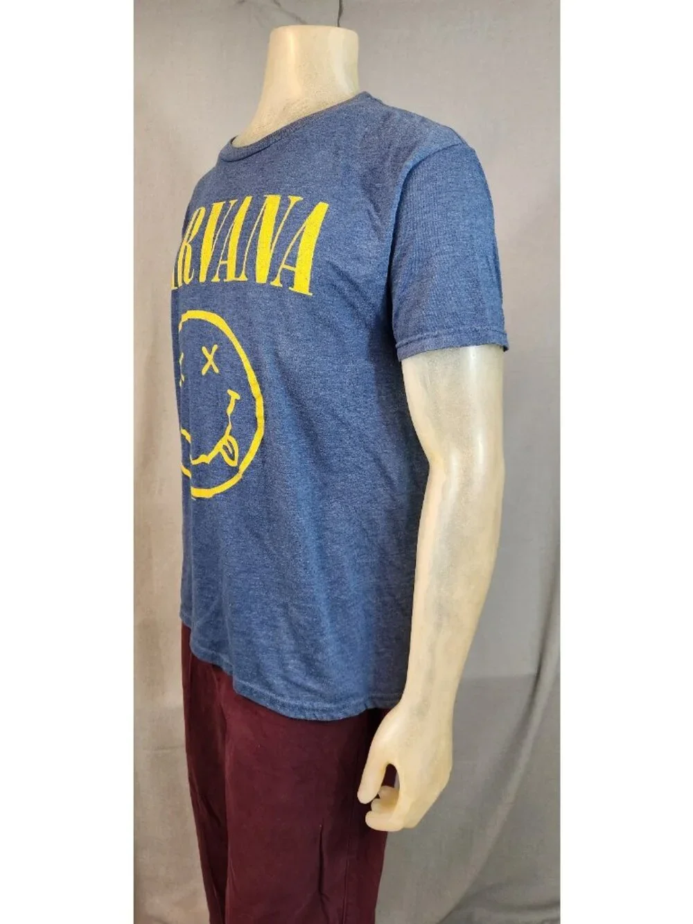 Nirvana Smiley Blue 2015 Graphic Print LARGE Crew Nck Short Slv T Shirt Top USED - Picture 4 of 6